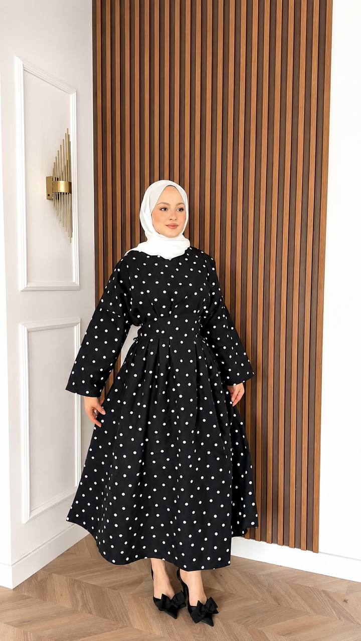 Robe Noire à Pois