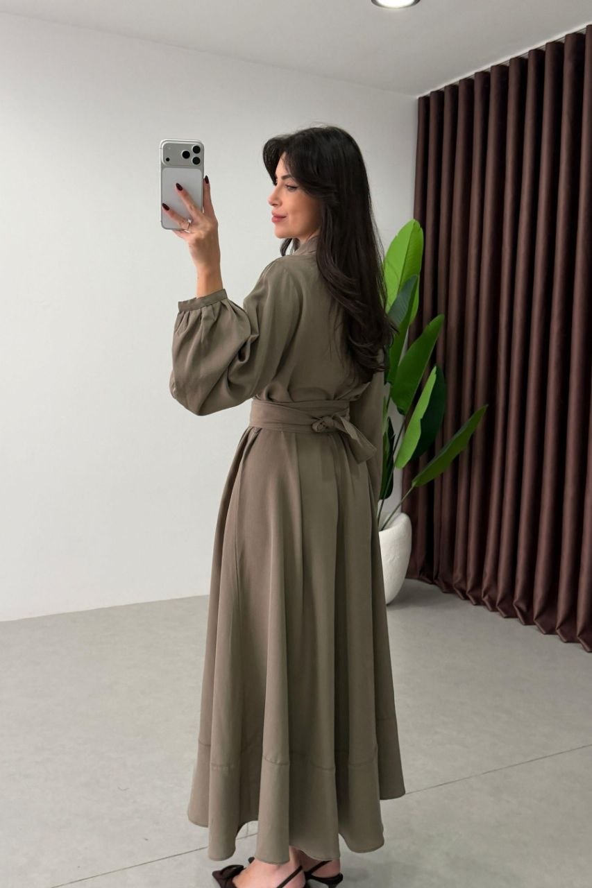 Robe Verte Élégante avec Col Lavallière